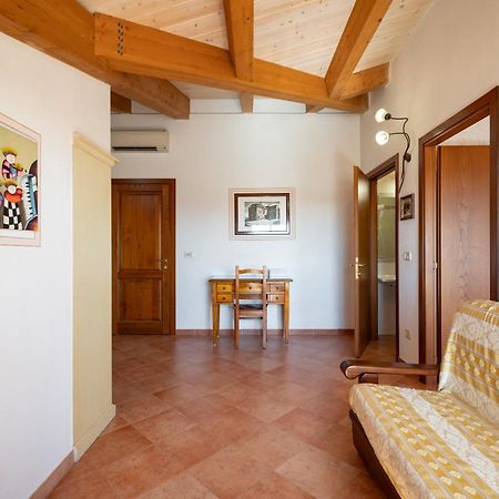 מרינה די גרוסטו Lola Piccolo Hotel E Appartamenti מראה חיצוני תמונה