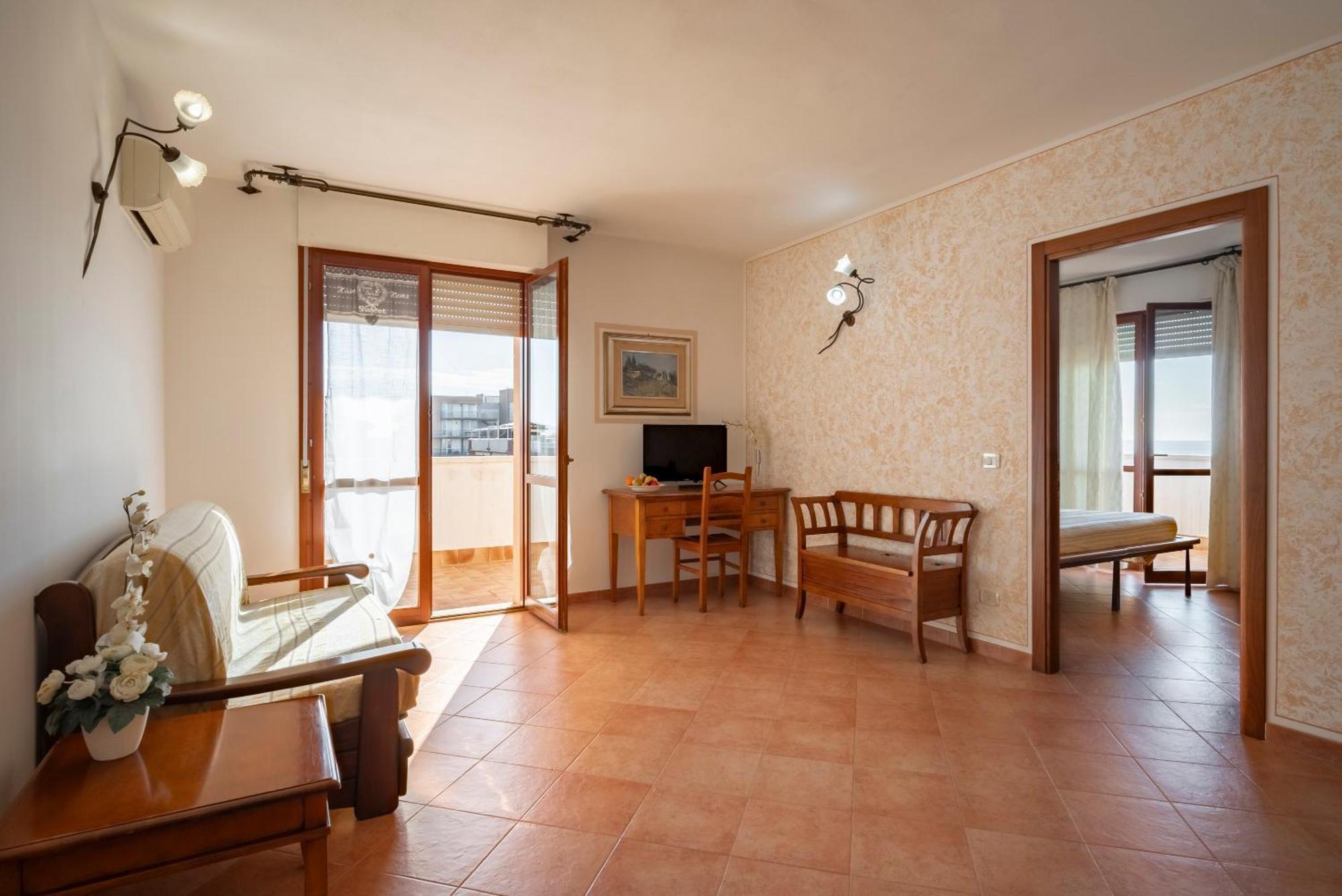 מרינה די גרוסטו Lola Piccolo Hotel E Appartamenti מראה חיצוני תמונה