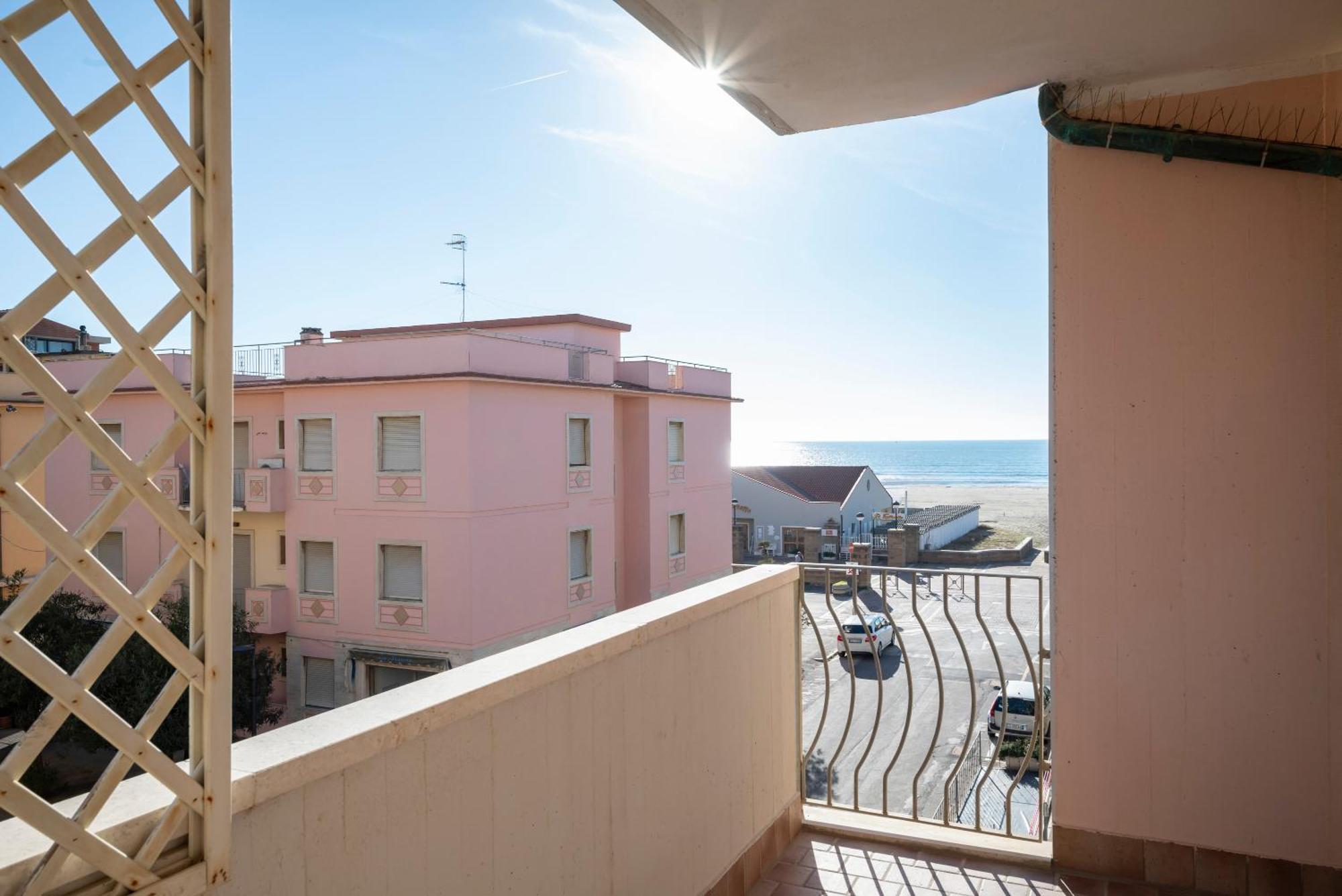 מרינה די גרוסטו Lola Piccolo Hotel E Appartamenti מראה חיצוני תמונה