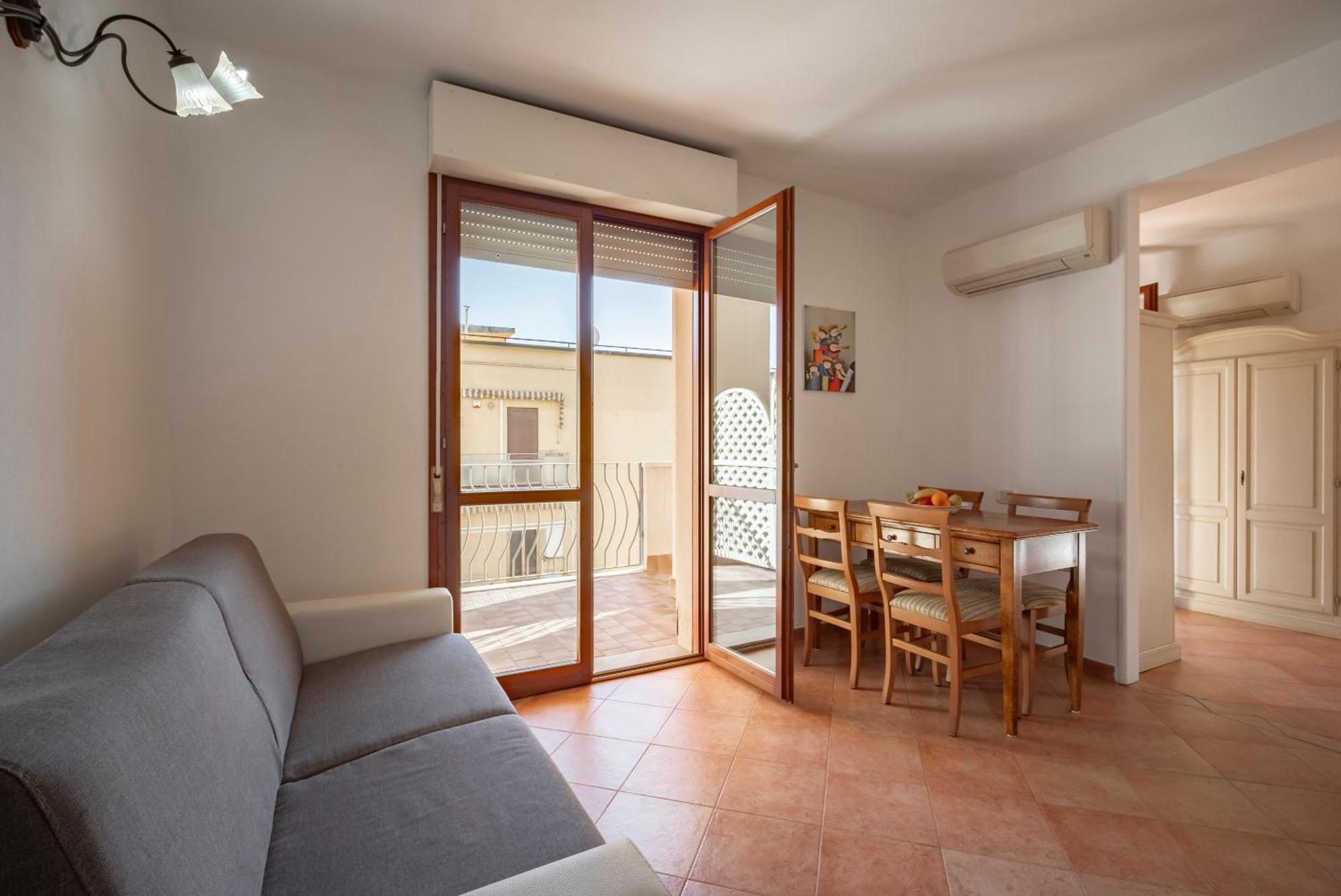 מרינה די גרוסטו Lola Piccolo Hotel E Appartamenti מראה חיצוני תמונה