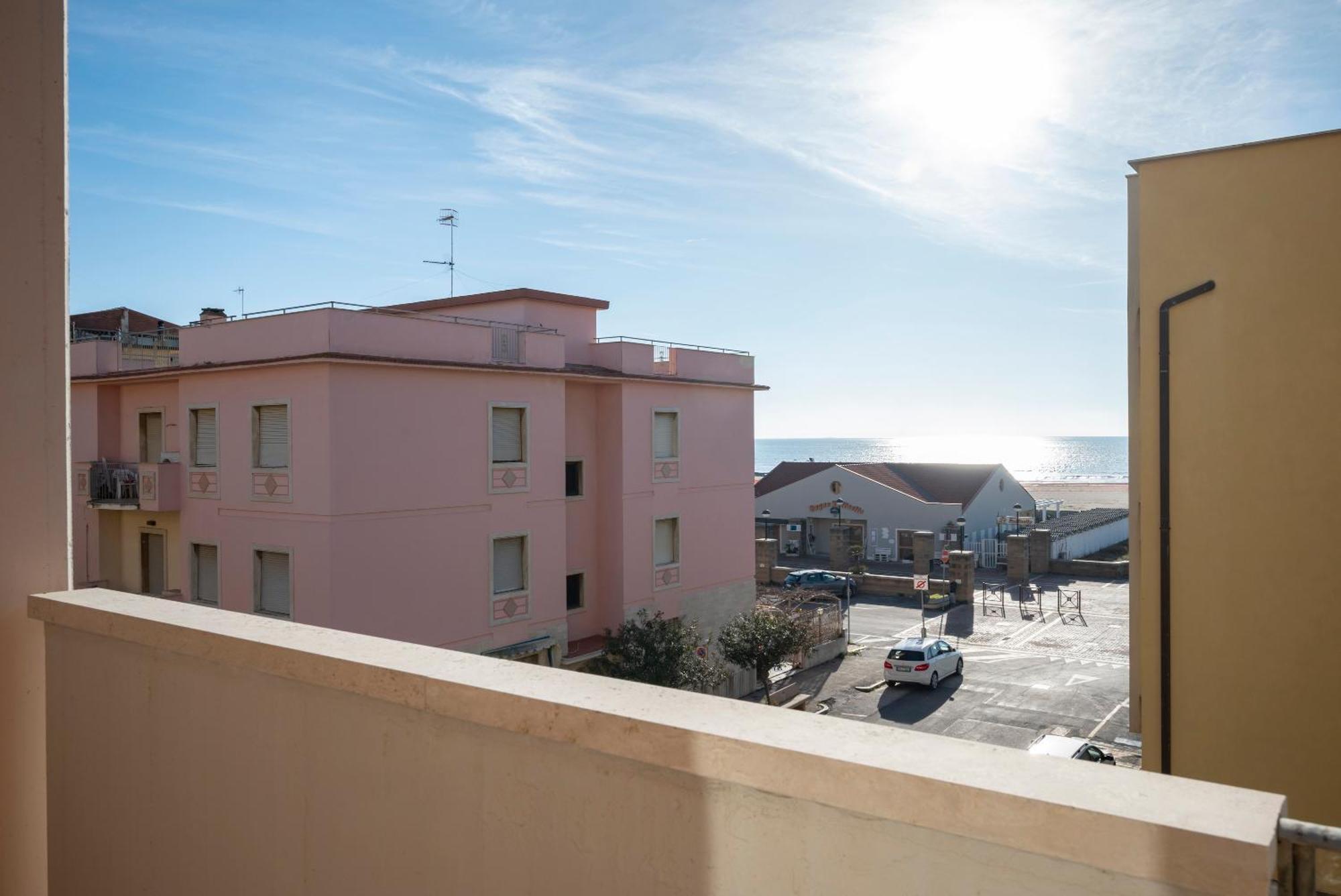 מרינה די גרוסטו Lola Piccolo Hotel E Appartamenti מראה חיצוני תמונה