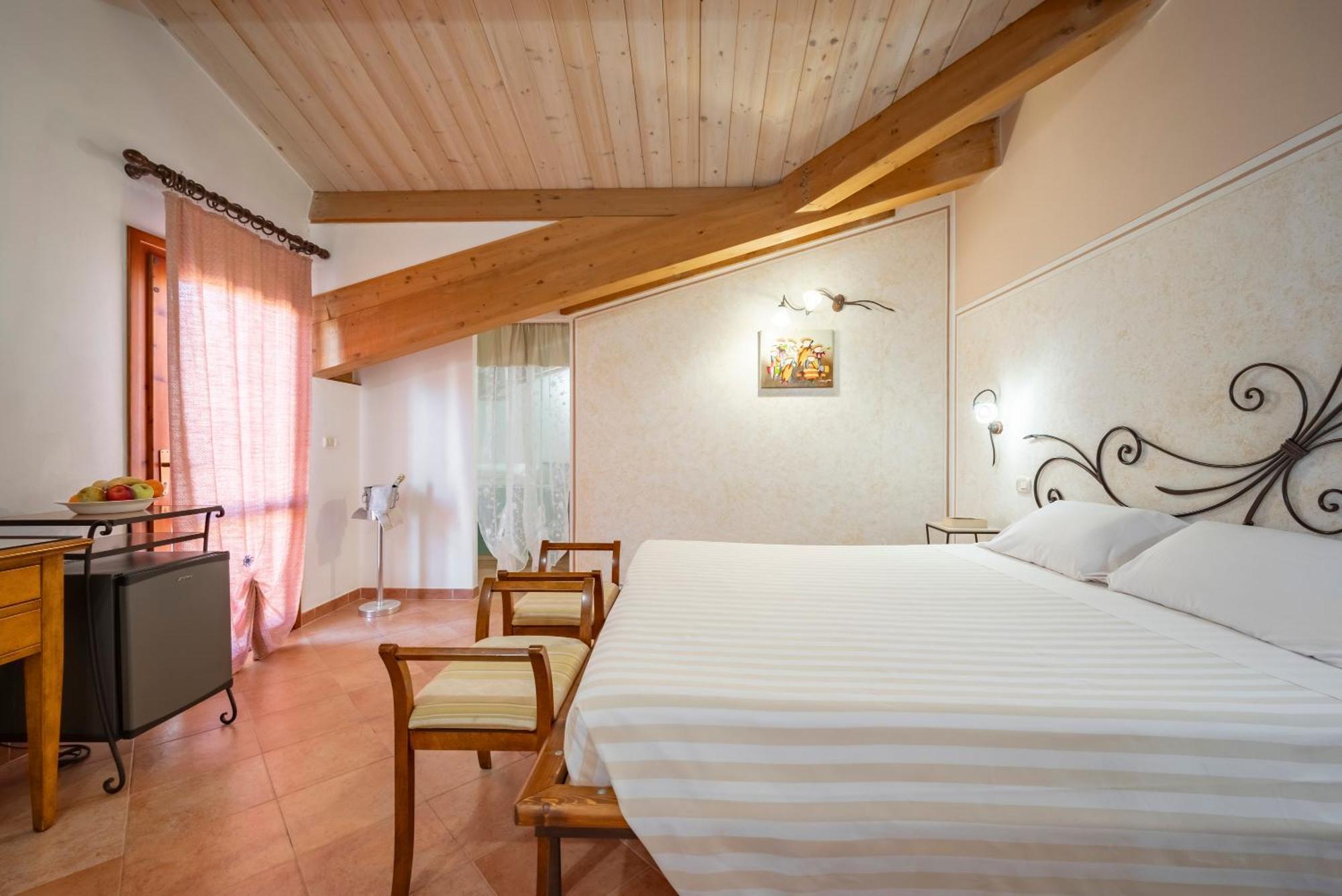 מרינה די גרוסטו Lola Piccolo Hotel E Appartamenti מראה חיצוני תמונה
