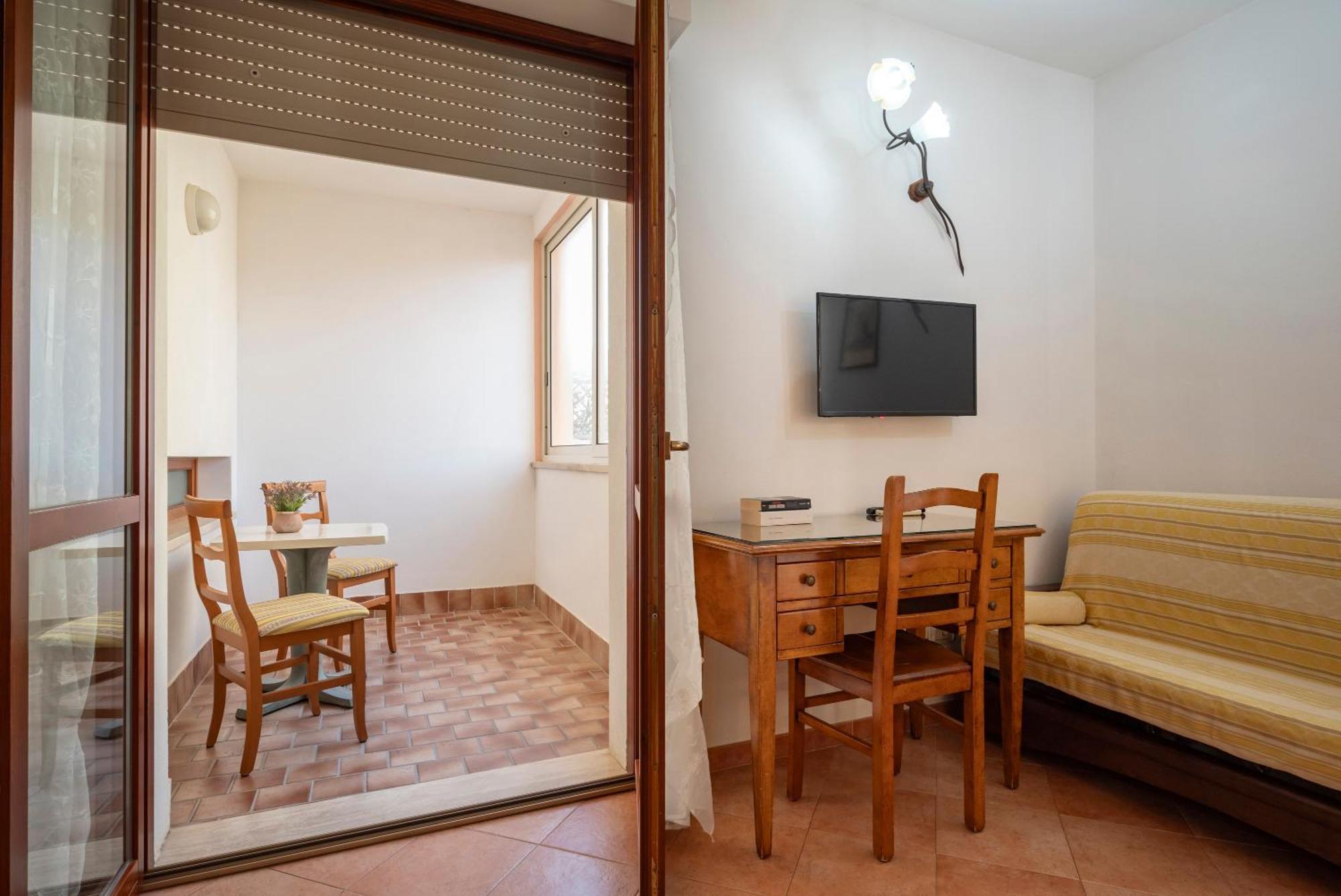 מרינה די גרוסטו Lola Piccolo Hotel E Appartamenti מראה חיצוני תמונה