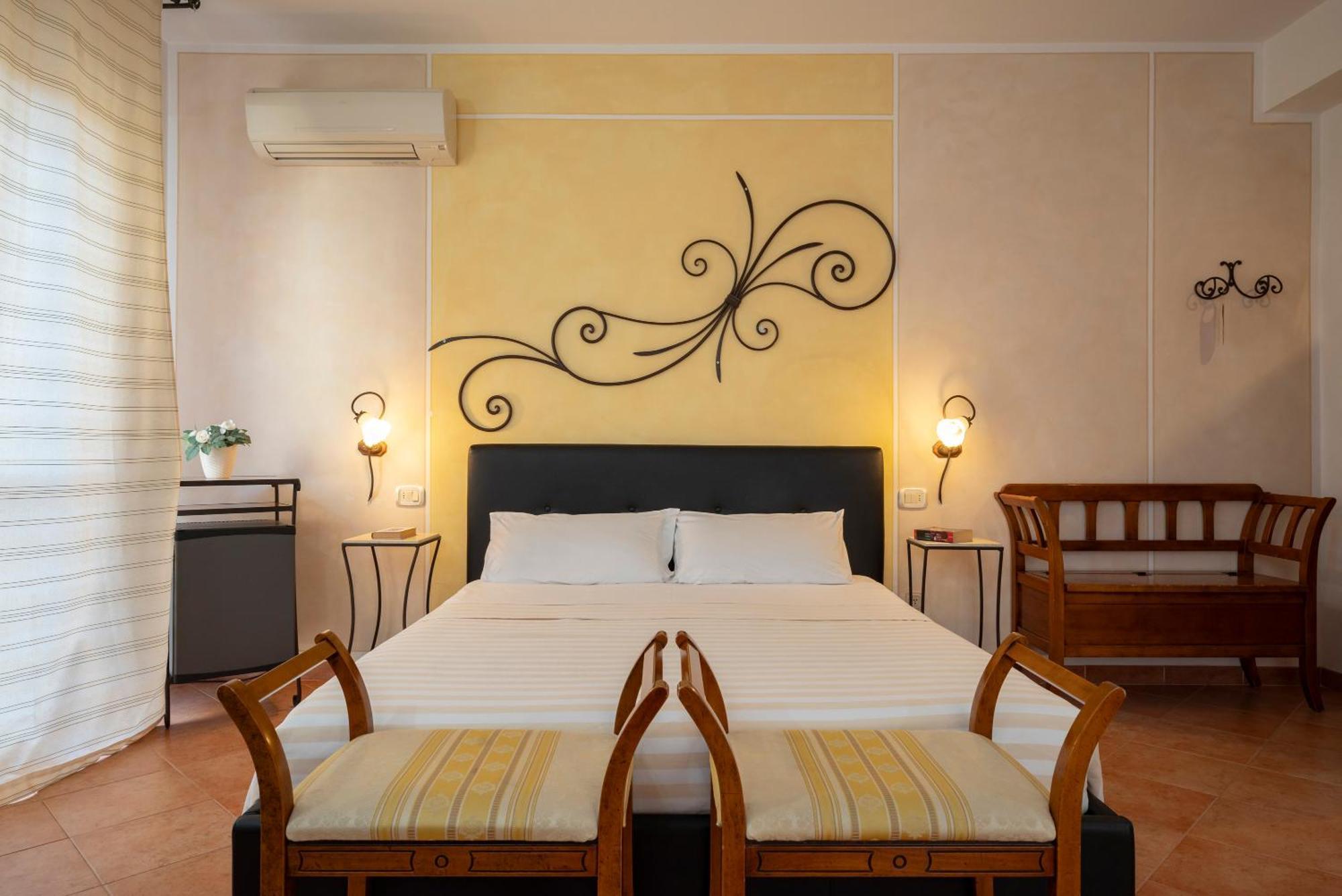 מרינה די גרוסטו Lola Piccolo Hotel E Appartamenti מראה חיצוני תמונה