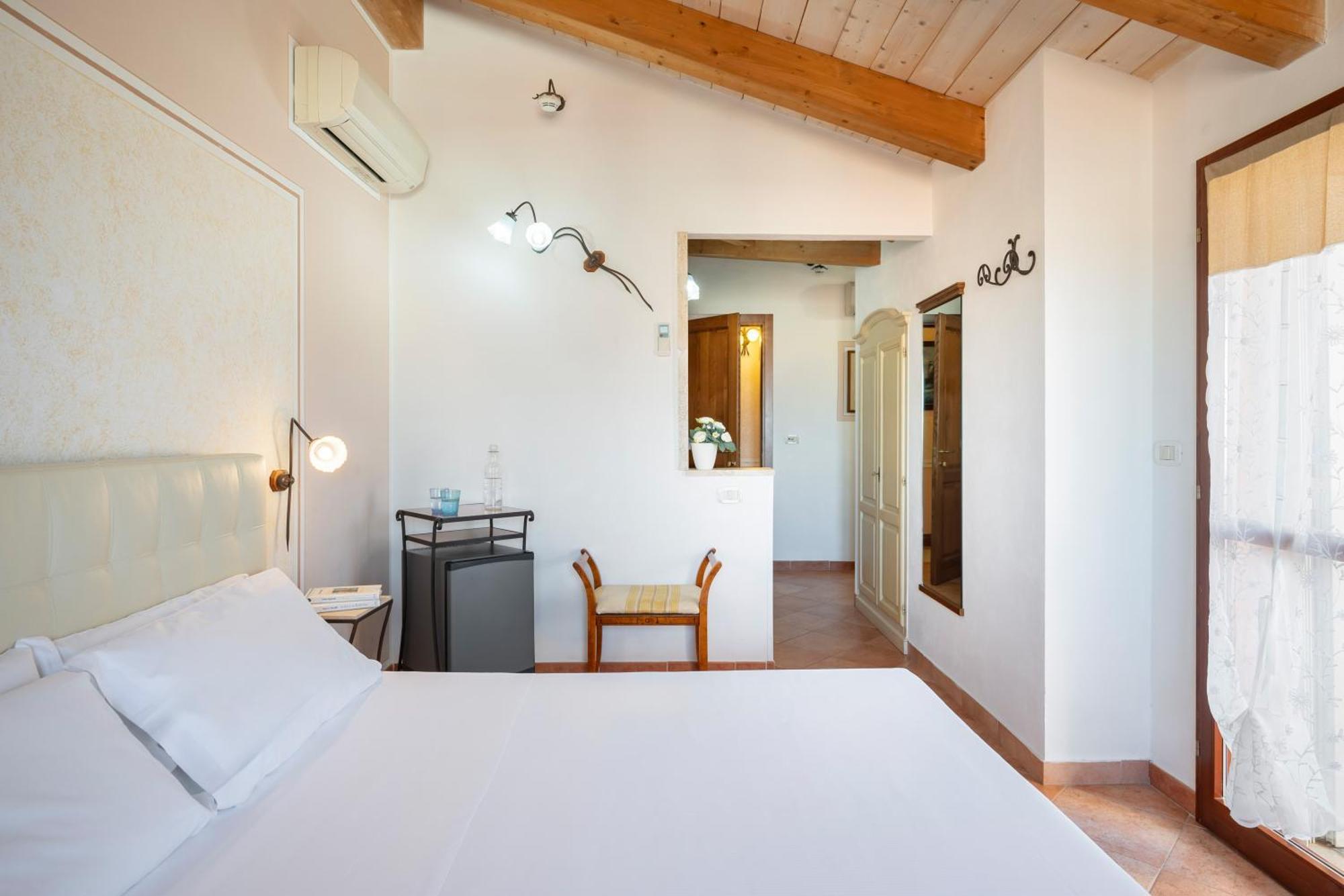 מרינה די גרוסטו Lola Piccolo Hotel E Appartamenti מראה חיצוני תמונה